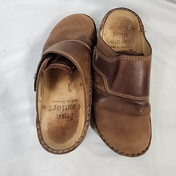 Finn Comfort Shoes - Brown Leather Slip-On Clogs
